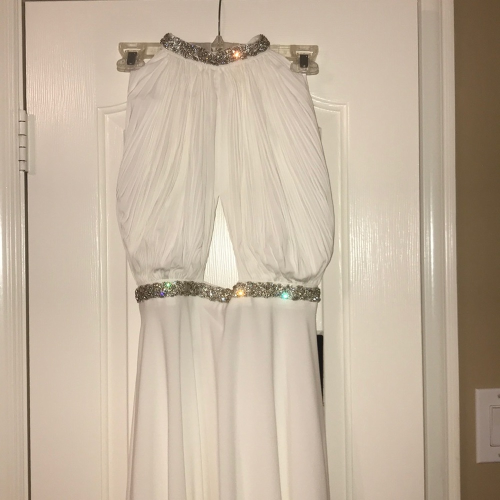 Izidress NWT white gown